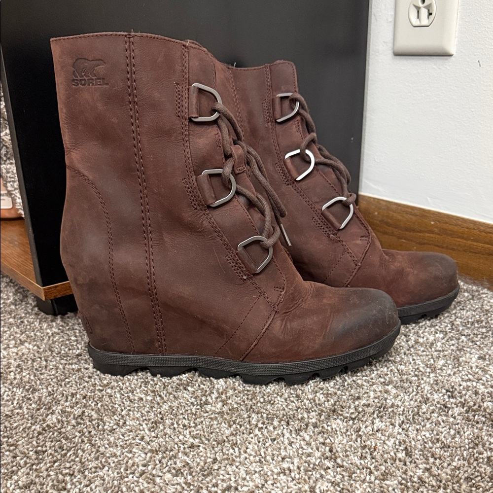 Sorel Women's Lace Up Brown Wedge Boots